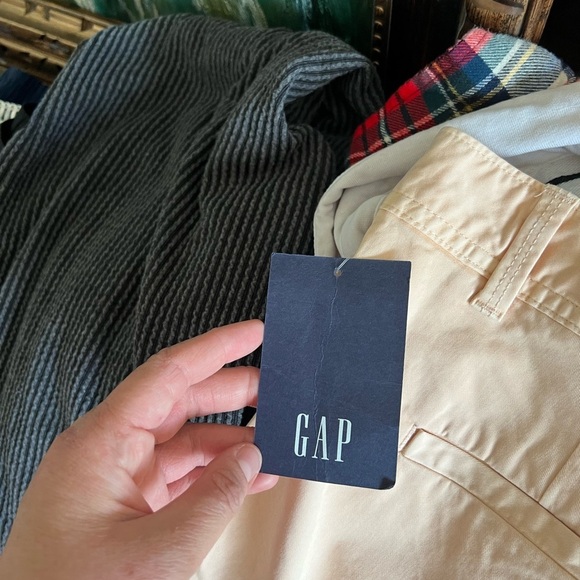 GAP - City Short Shorts - Picture 3 of 7